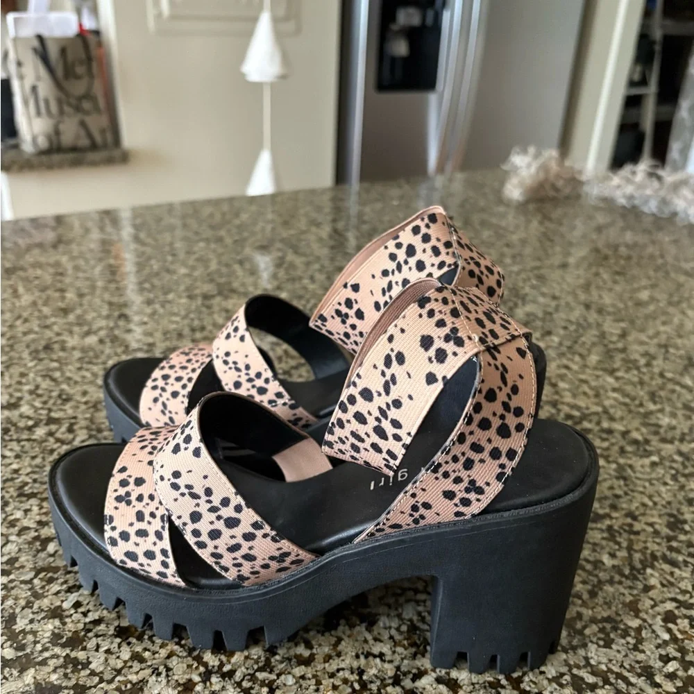 New Madden Girl “Sohoo” Style Animal Print Platform Sandals